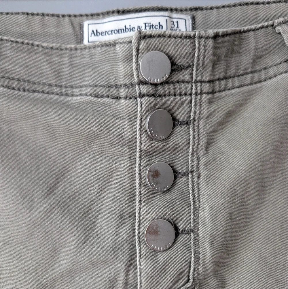 Abercrombie & Fitch Women's Low Rise Skinny Capris Moto Size Size 31 Grunge - Picture 2 of 16